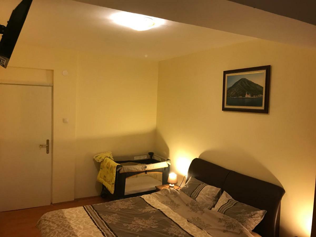 Apartment S&T Tivat Exteriör bild
